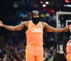 哈登骨折不手术真的明智吗？骑士应对危机陷入两难