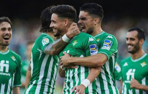 意甲联赛展望：国际米兰稳握胜局，萨索洛与科莫悬念犹存