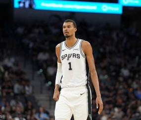 文班5战砍下165分57板19帽 NBA官方：姚明以来第一人