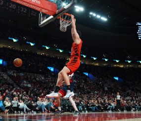 Shams：开拓者非法接触杨瀚森 被罚款+两经理停薪停职