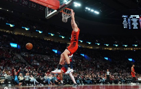 Shams：开拓者非法接触杨瀚森 被罚款+两经理停薪停职